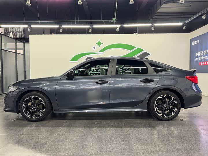 Фото 3 - Honda Civic