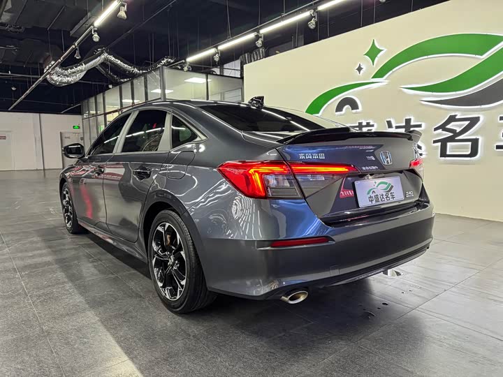 Фото 4 - Honda Civic