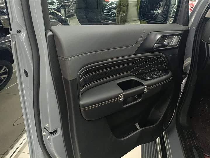 Фото 7 - Tank 300