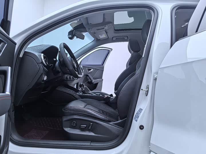 Фото 8 - Audi Q2L