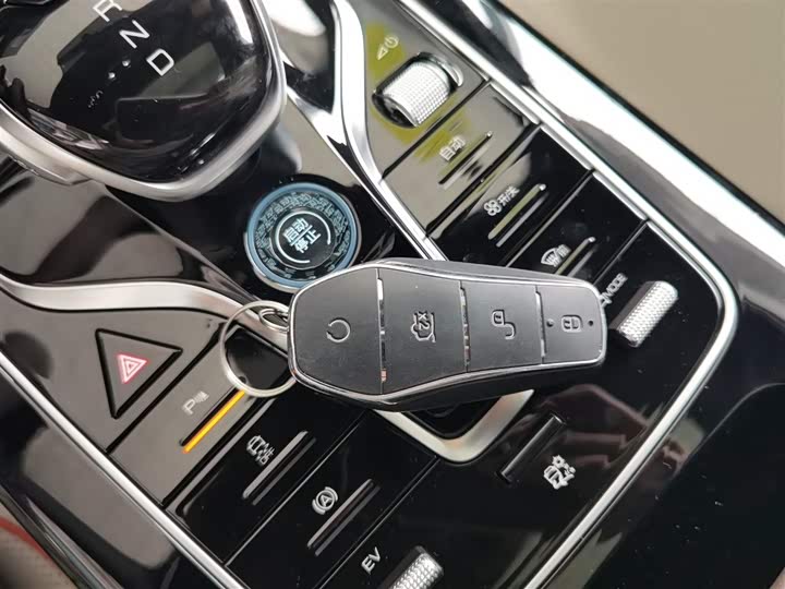 Фото 9 - BYD Qin Plus