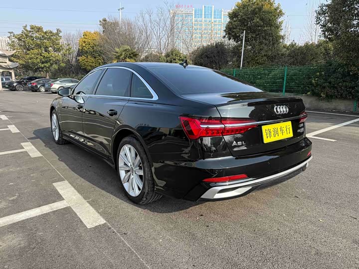 Фото 4 - Audi A6L