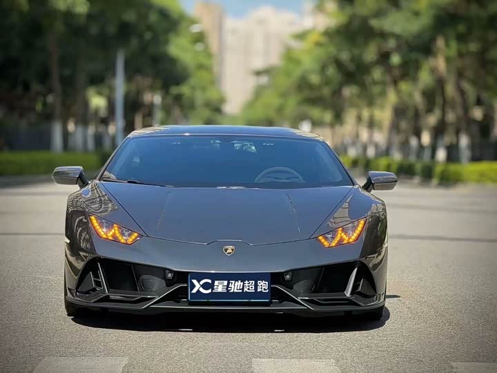 Фото 1 - Lamborghini Huracán