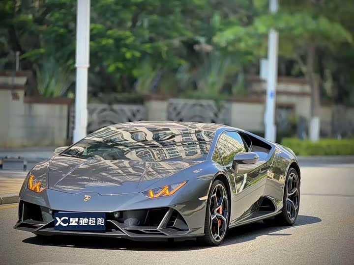 Фото 2 - Lamborghini Huracán