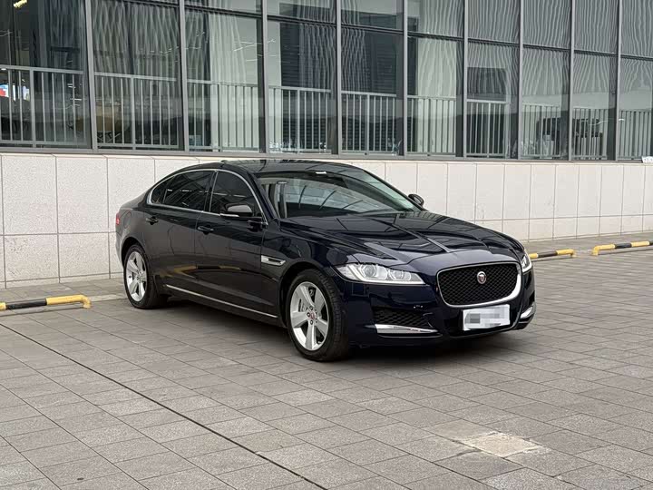 Фото 3 - Jaguar XF L