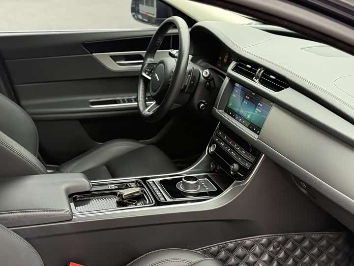 Фото 5 - Jaguar XF L