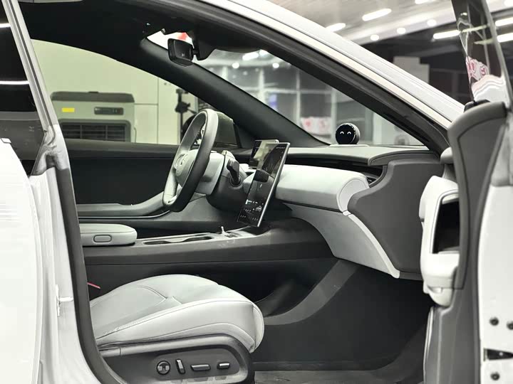 Фото 9 - Nio ET5