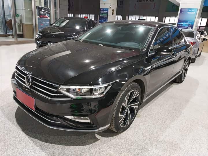 Фото 1 - Volkswagen Magotan