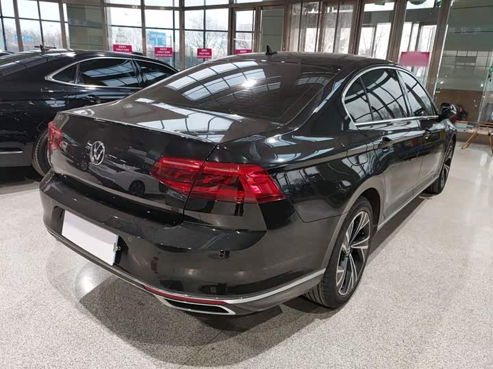 Фото 7 - Volkswagen Magotan