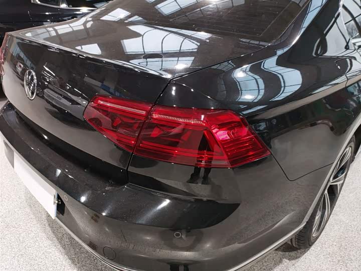 Фото 8 - Volkswagen Magotan