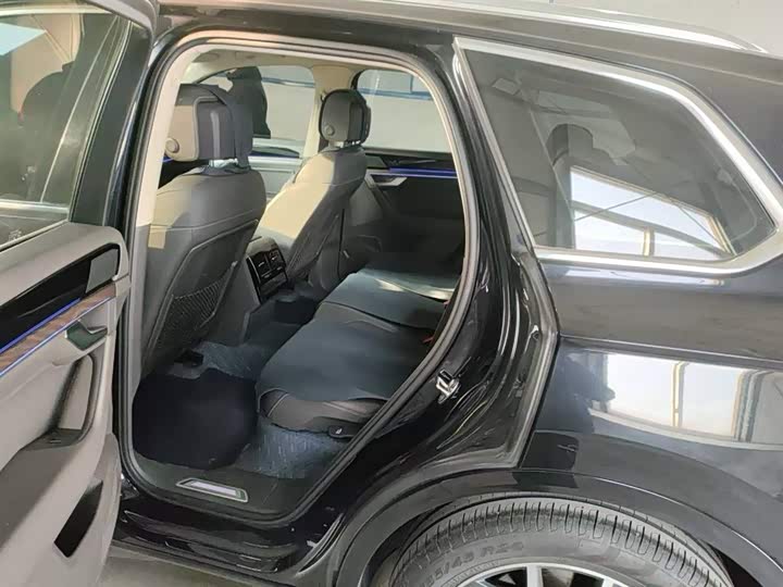 Фото 5 - Volkswagen Touareg