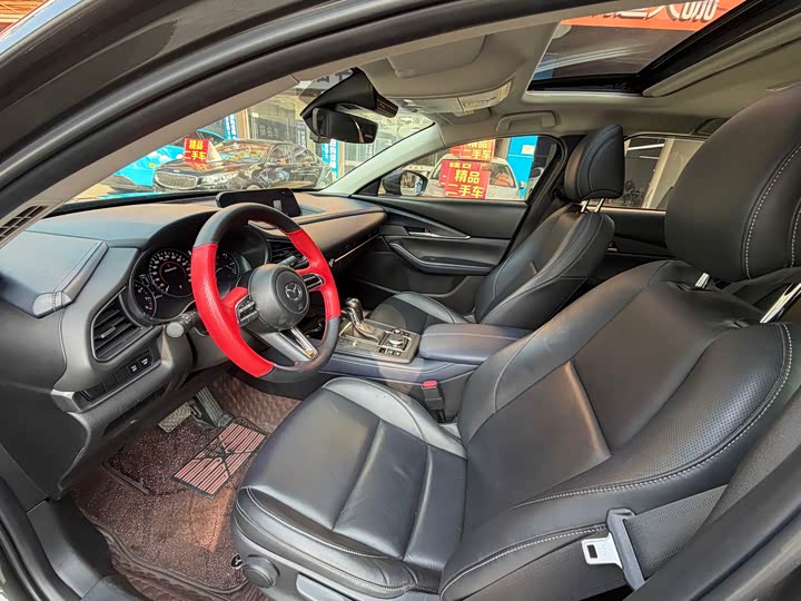 Фото 7 - Mazda CX-30