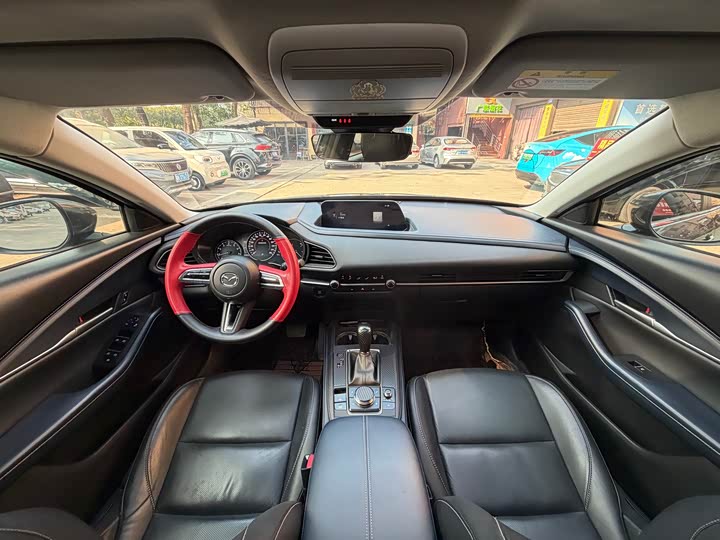 Фото 9 - Mazda CX-30