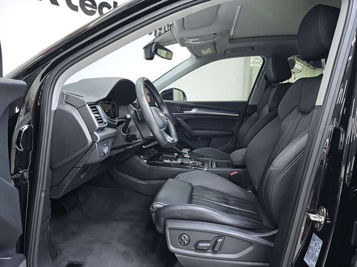 Фото 8 - Audi Q5L