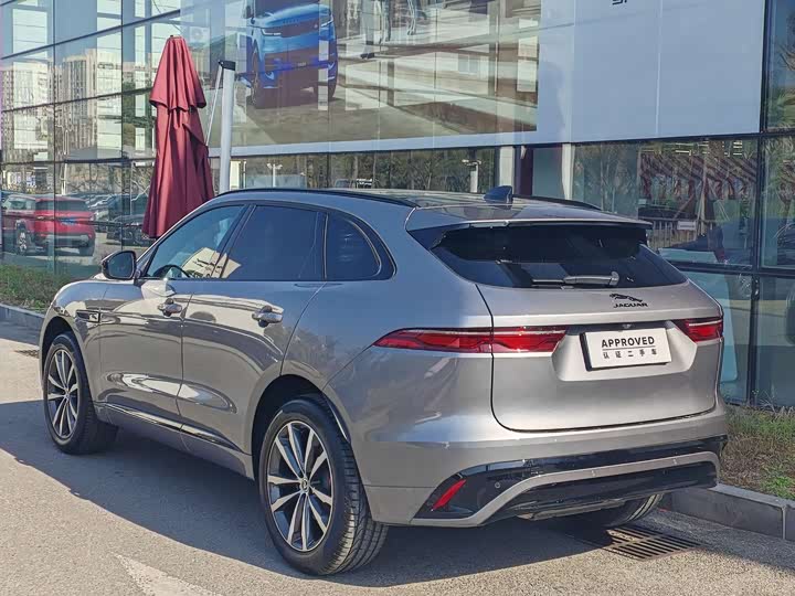 Фото 7 - Jaguar F-Pace