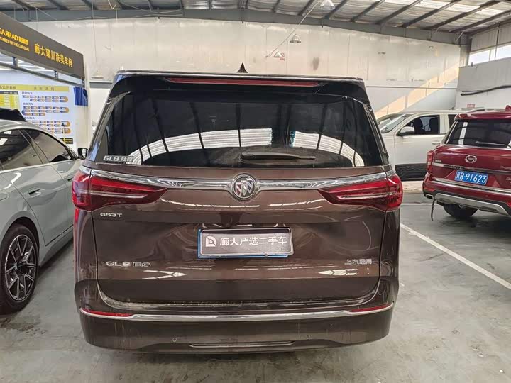 Фото 5 - Buick GL8 ES