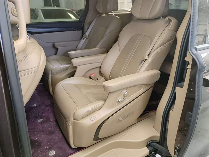 Фото 7 - Buick GL8 ES