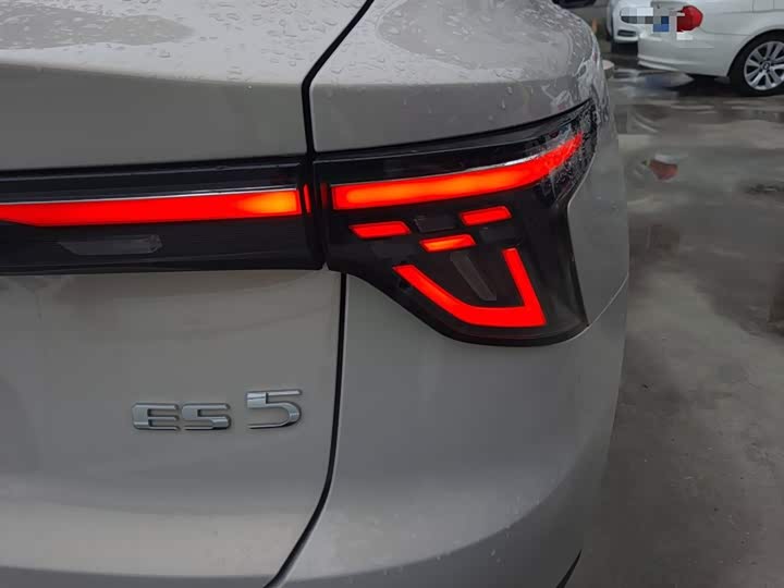 Фото 8 - MG Motor ES5