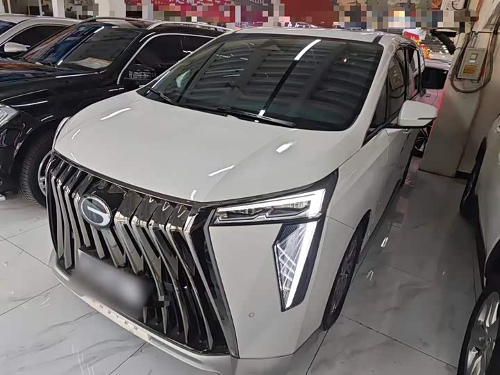 Фото 2 - GAC Trumpchi M8