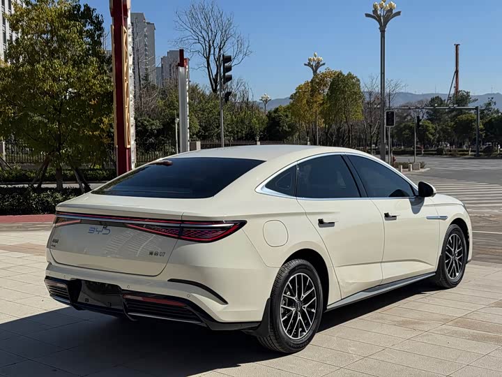 Фото 2 - BYD Seal 07 DM-i Hybrid