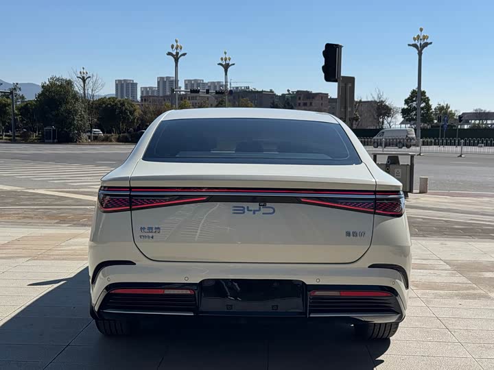 Фото 3 - BYD Seal 07 DM-i Hybrid
