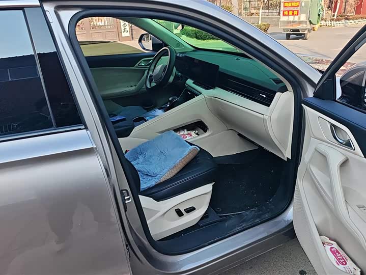 Фото 8 - Roewe D5X DMH