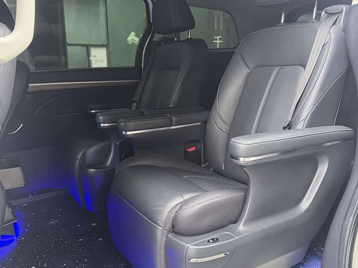 Фото 7 - GAC Trumpchi M8