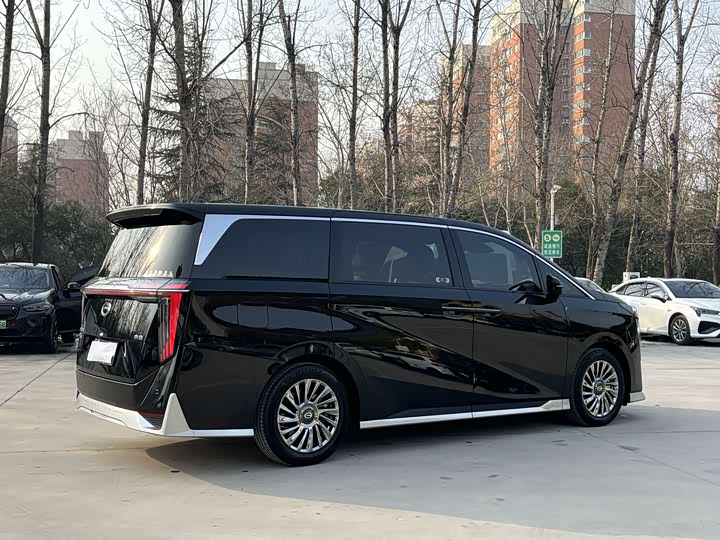 Фото 4 - GAC Trumpchi M8