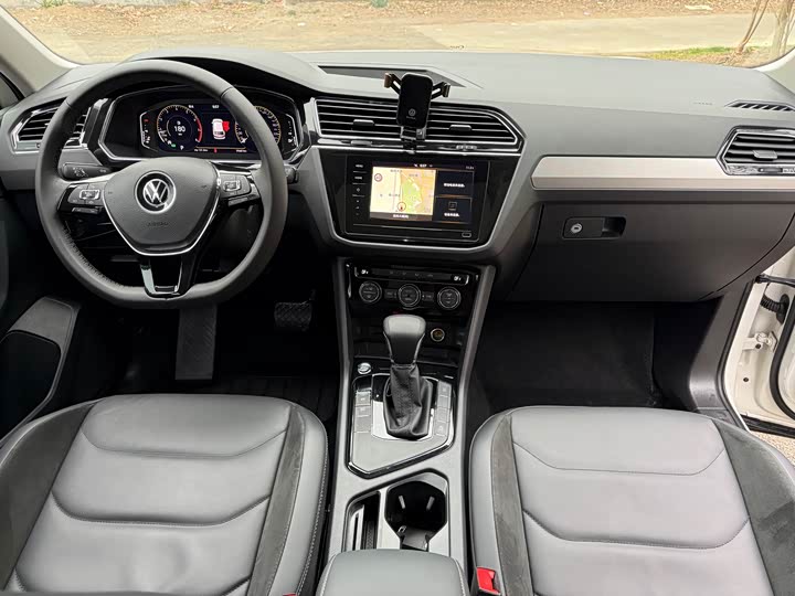 Фото 4 - Volkswagen Tiguan L Pro