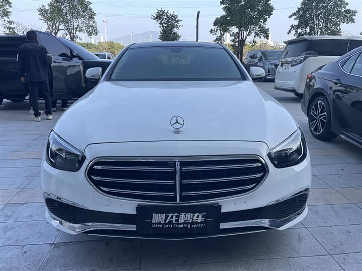 Фото 2 - Mercedes-Benz E-Class