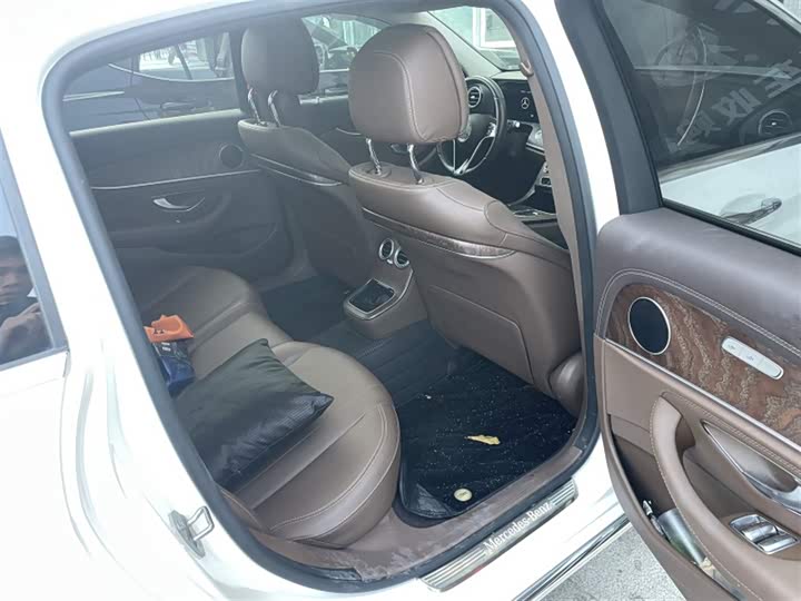 Фото 6 - Mercedes-Benz E-Class