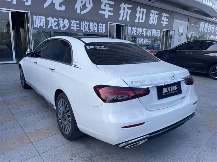 Фото 8 - Mercedes-Benz E-Class