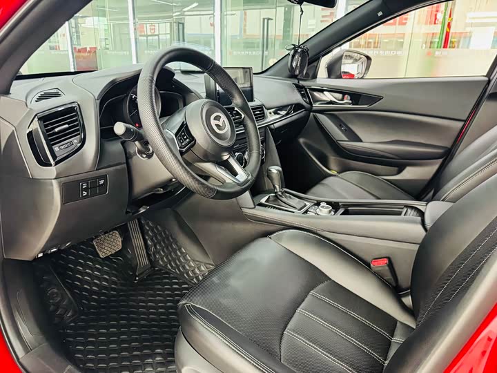 Фото 4 - Mazda CX-4