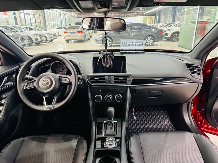 Фото 7 - Mazda CX-4