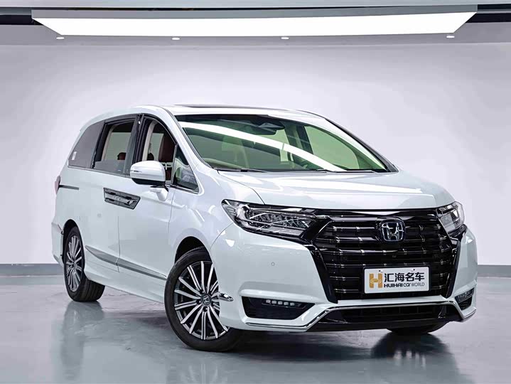 Фото 3 - Honda Elysion