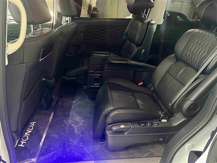 Фото 7 - Honda Elysion