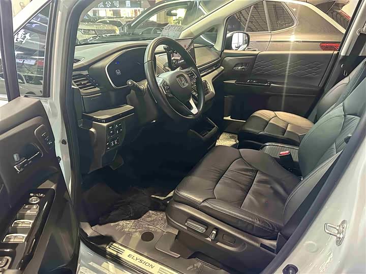 Фото 8 - Honda Elysion