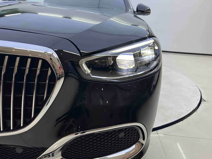 Фото 7 - Mercedes-Benz Maybach S-Class