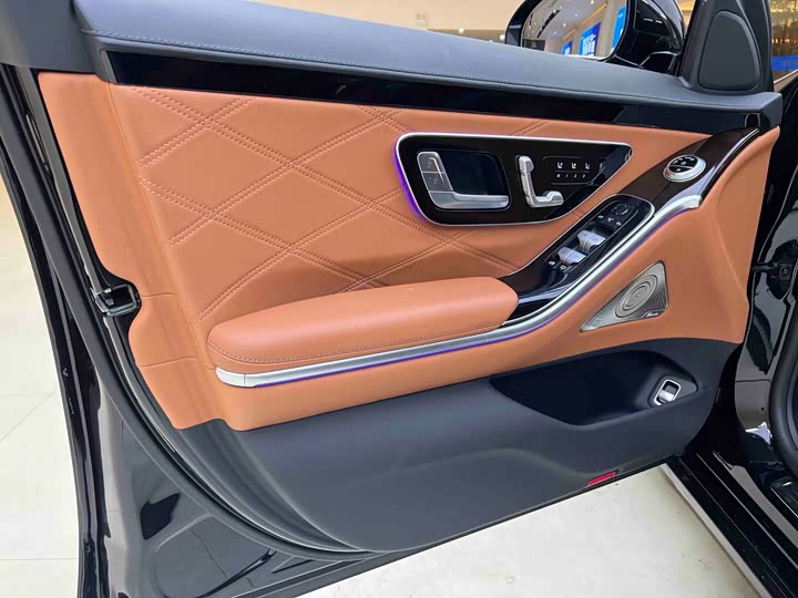 Фото 9 - Mercedes-Benz Maybach S-Class