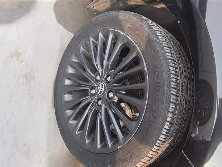 Фото 6 - Toyota Avalon