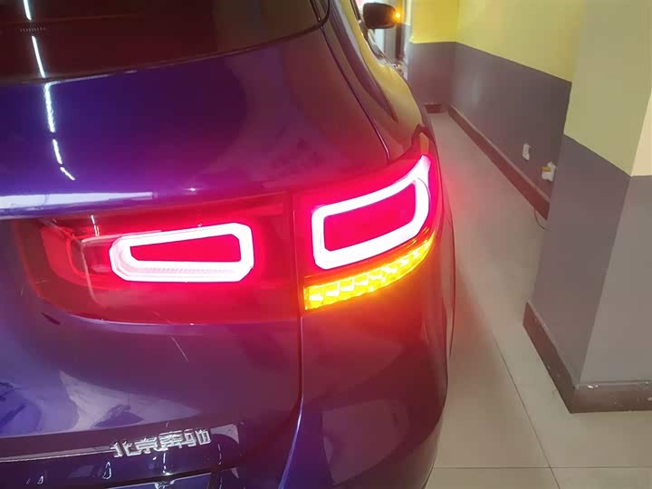 Фото 8 - Mercedes-Benz GLB-Class