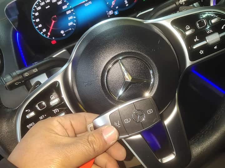 Фото 9 - Mercedes-Benz GLB-Class