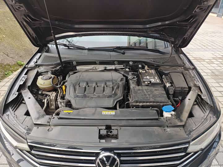 Фото 5 - Volkswagen Magotan