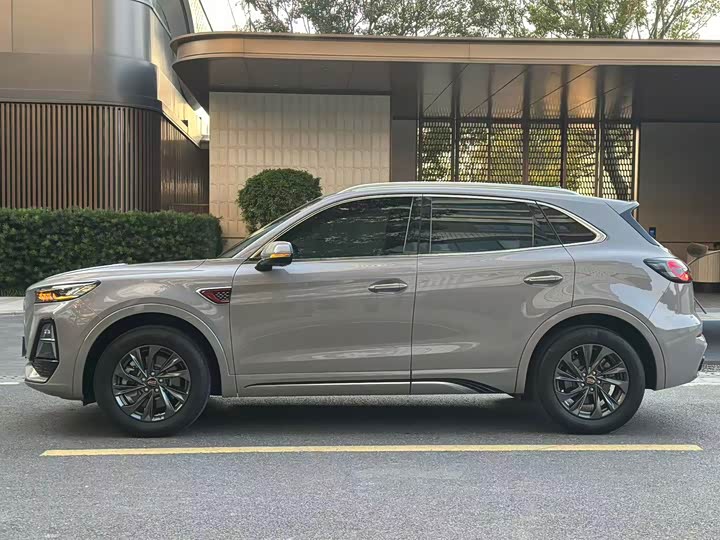 Фото 4 - Hongqi HS5