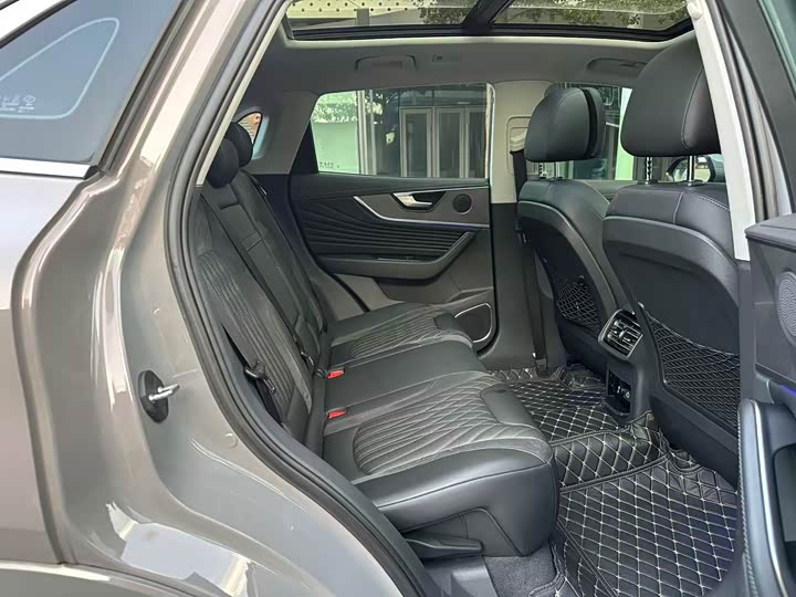 Фото 8 - Hongqi HS5