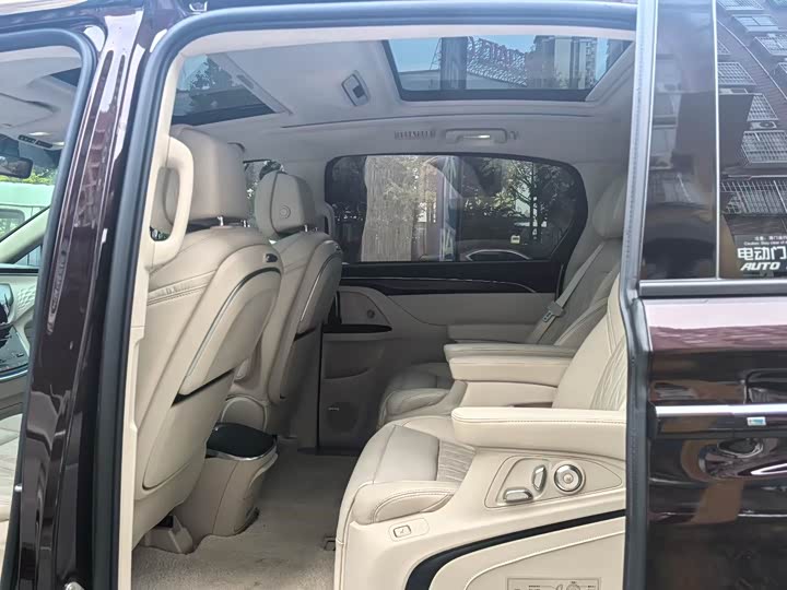 Фото 7 - Buick GL8 ES