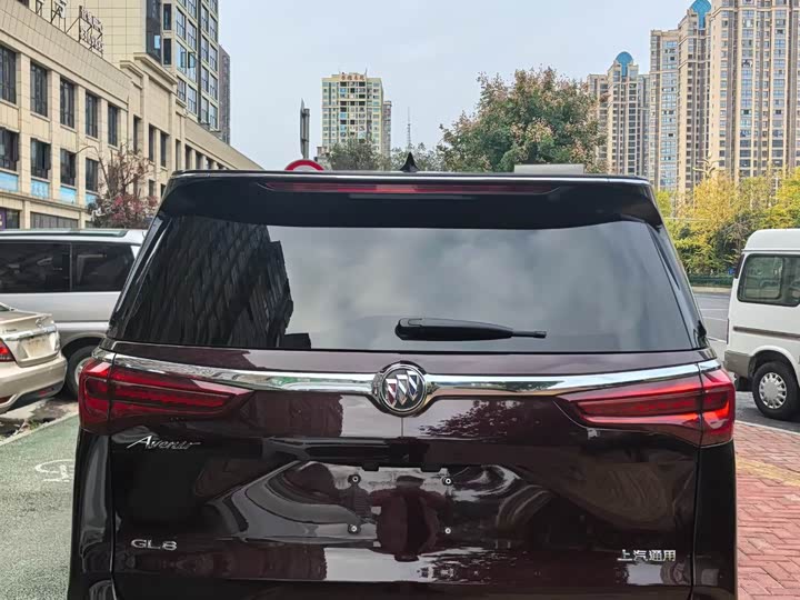 Фото 8 - Buick GL8 ES