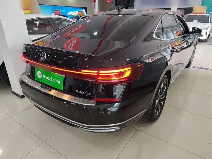 Фото 7 - Volkswagen Passat