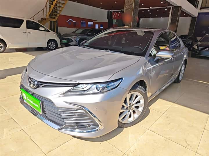 Фото 1 - Toyota Camry