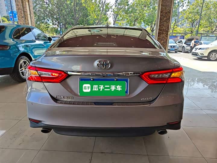 Фото 6 - Toyota Camry